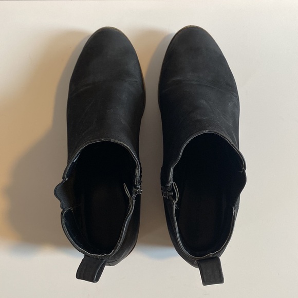 MERONA BLACK ANKLE BOOTIES - Picture 6 of 11